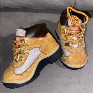 Baby Timberland Hikers Wheat Boots Size 5M Gently worn preowned unisex